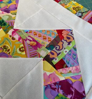 After a busy month with lots of teaching I finally found a couple of hours today to sew and it felt so good. Working on my improv quilt which I am really enjoying. Hopefully there will be lots more stitching to come over the next few days!
#improvquilting #improvquilt